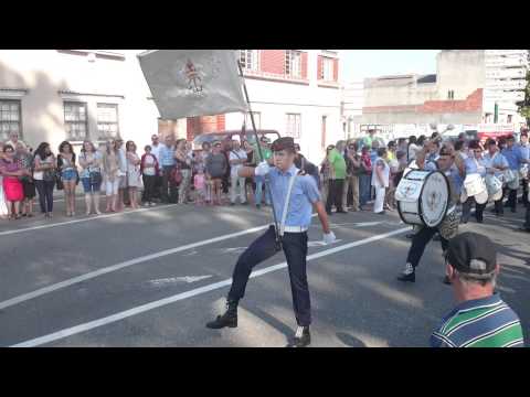Um exemplo de marcha e postura da Fanfarra Bombeiros Voluntários Famalicenses