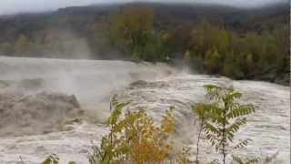 preview picture of video 'Piena fiume Enza, Canossa Re, 11 Novembre 2012'
