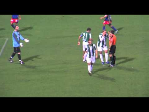 Rzut karny w meczu Polonia - Olimpia