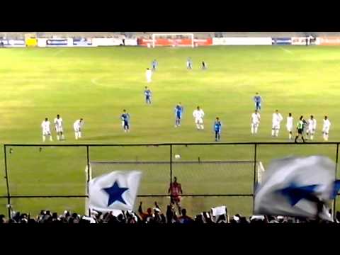 "La demencia celaya. Gol a gallos blancos" Barra: La Demencia &bull; Club: Celaya
