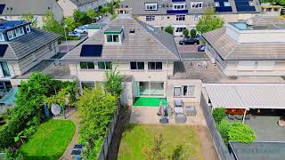 Royale 2-onder-1-kap woning met een riante tuin op het zuidoosten en eigen carport!