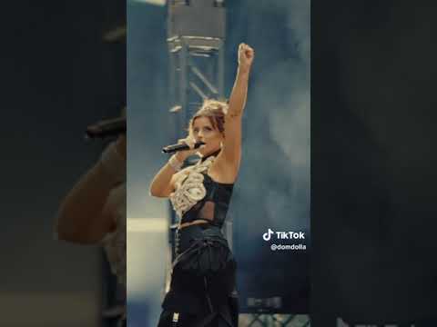 Nelly Furtado - Maneater Lollapalooza TikTok