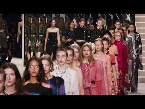 Arrêt sur image, la collection Métiers d’art 2019/20 Paris – 31 Rue Cambon – CHANEL