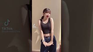 20歳になって合法になった美女