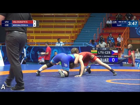Qual. WW - 57 kg: E. VALCIUKAITE (LTU) v. A. MICHALCOVA (CZE)