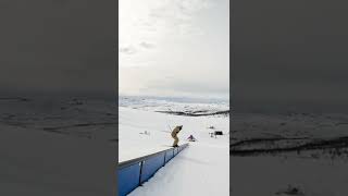 Download lagu World Record For Skiing The Longest Rail mp3