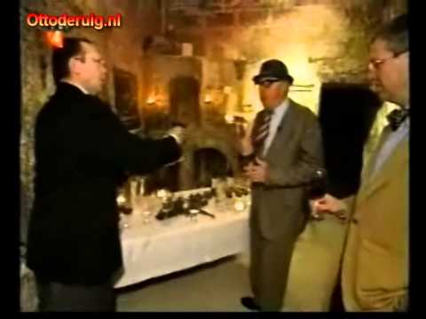 André van Duin: Wijdbeens Report - Wijn proeven.