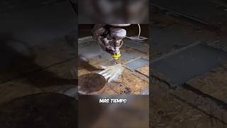 ¿Alguna vez viste el agua a presión? #shorts