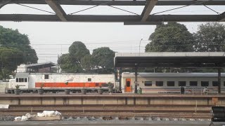 Download lagu KA Tegal Ekspres (d/h Tegal Arum) Melintas Jatinegara mp3