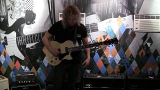 Video thumbnail for Vox SSC-55 played through AC-30 by John Cooper