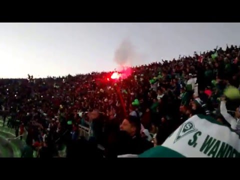 "Nunca pero nunca te abandono viejo amigo (los panzers)" Barra: Los Panzers &bull; Club: Santiago Wanderers