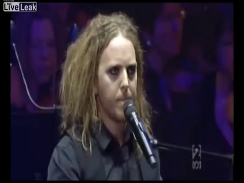 Tim Minchin singing the Pope Song with the Sydney Symphony Orchestra
