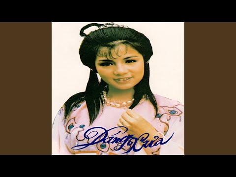 Thể hiện bởi Hương Lan