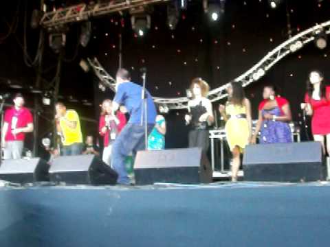 Glastonbury Festival - Shlomo feat. Imogen Heap 2009