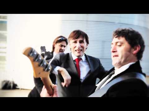 download lagu mp3 mp4 Galette Saucisse Je T Aime, download lagu Galette Saucisse Je T Aime gratis, unduh video klip Galette Saucisse Je T Aime