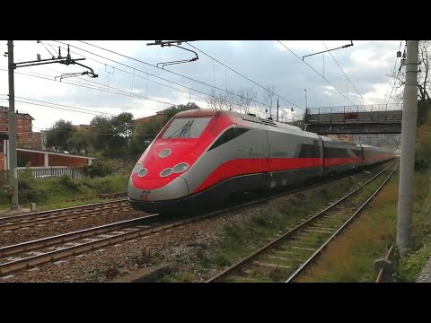 Frecciarossa 9583 Torino Porta Nuova, Reggio di Calabria Centrale. Transito a Sapri 07-04-2023.