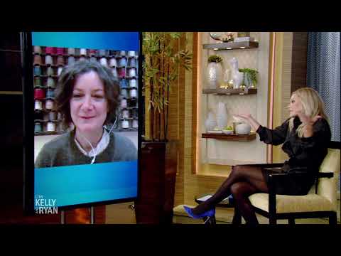 Sara Gilbert Talks About Filming "The Conners" Without an Audience