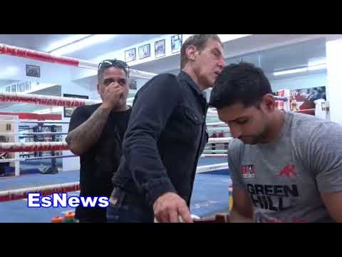 Amir Khan In Camp Hears Ricky Funez Is 37-1 In Street Fights EsNews Boxing