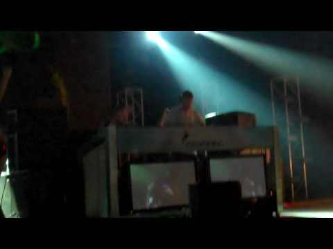 Bart B More @ Beyond Wonderland 2010 - Intro