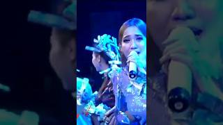 Download lagu Sampe kepalanya penuh dg duit... Anie anjani & Lidya natalia... Lukisan cinta, Familys group.. mp3