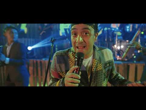 EL REY DE LA CUMBIA (CONCIERTO EN VIVO) EL COMBO LOCO FEAT KUSSY