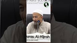 Imam Dan Bagi Salam Tapi Makmum Masih Sujud - Ustaz Azhar Idrus