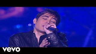 Grégory Lemarchal - Ecris l&#39;histoire (Live officiel Olympia 2006)