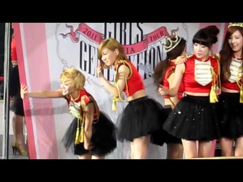 Girls' Generation Tour 2011 (Singapore) - 동화 My Child