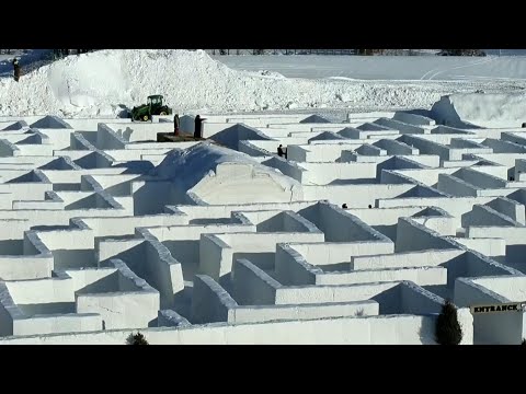 Here's What It's Like To Go Inside The World's Largest Snow Maze