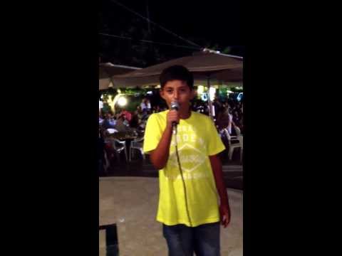 Simone Criscuolo che canta il Sirtaki di Icaro