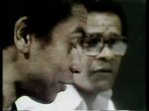 Paulinho da Viola e Elton Medeiros cantam "Recomeçar" - 1979