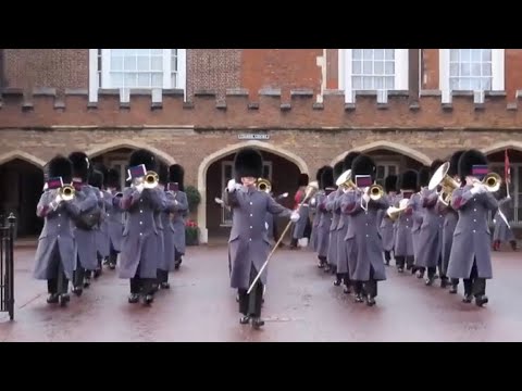 Changing the guard in London (6/2/2022)