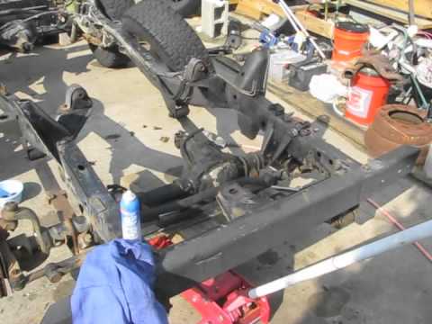 '92 Jeep Wrangler YJ (Dana-30, steering box, sway bar, & leaf spring removal)