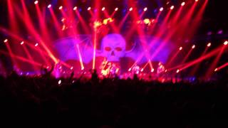 Avenged Sevenfold - Second Heartbeat, sung by fan 12/3/11 Minneapolis, MN