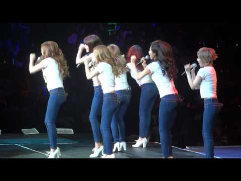 [FANCAM] 120520 소녀시대 (Girls' Generation)- Gee SMTOWN LA 2012