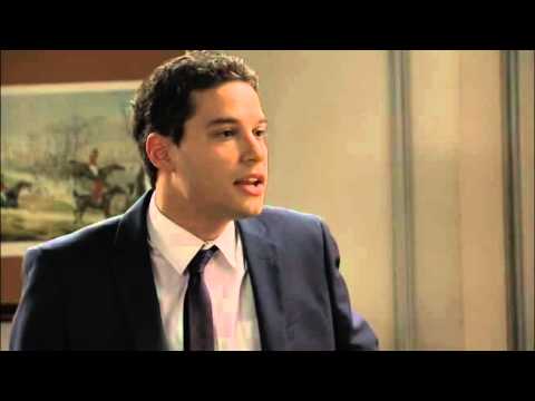 AMAR C468 - Dorita, decidida, besa a Américo