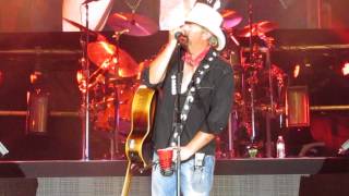 Toby Keith &#39;Who&#39;s That Man&#39;  Laughlin NV
