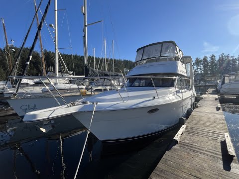 1999 Carver 404 Cockpit Motor Yacht Video