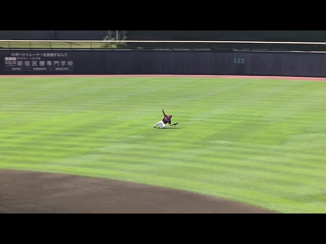 【農場遊戲】東北樂天金鷲小森航大郎滑步捕球即將落在中外野手前的球！ 2025年7月30日北海道日本火腿鬥士vs.東北樂天金鷲
