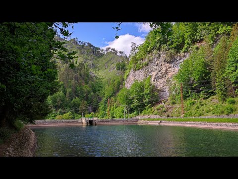 Vodné dielo Dolný Jelenec (pohľad na vyhorený vrch Kolomaznička)
