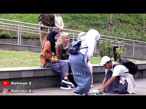 Hand Kiss Prank #RahmanZ #DesiNurlaila