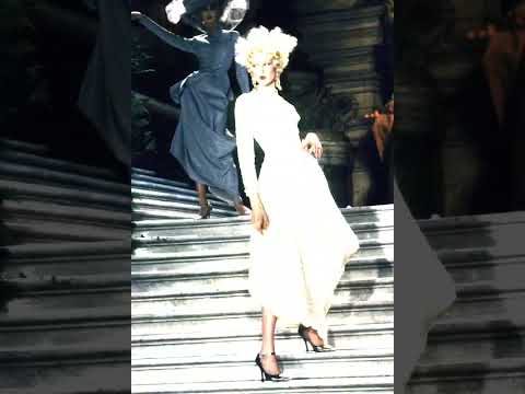 Нереально красивый показ Dior 1998года/Unrealistically beautiful show Dior 1998