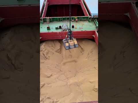 Dredging ship unloading process at wharf- Good tools and machinery make work easy