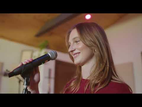 syd B - What's Going On ! (Live Performance)