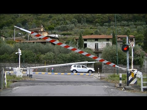 Spoorwegovergang Pilzone (I) // Railroad crossing // Passaggio a livello