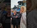 BOZE boeren ondervragen Sigrid Kaag (D66) tijdens een bezoek: "We zijn er KLAAR mee, we gaan KAPOT!"