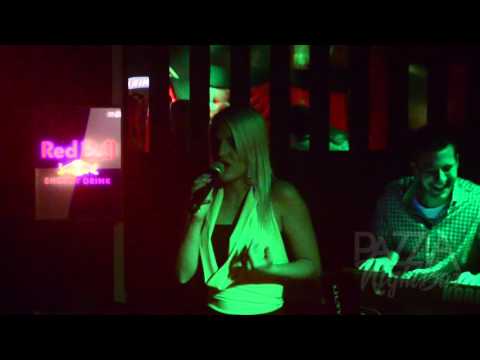Sara Reljić Live @ PaZZia / Maroon 5 - Moves like Jager (cover)