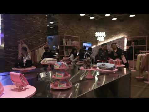 I MET BTS AT BTS POP UP : HOUSE Of BTS !