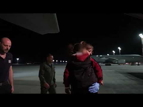 Evacuazione sanitaria da Gaza, in Toscana 4 bambini bisognosi di cure. Video: Ministero della Difesa