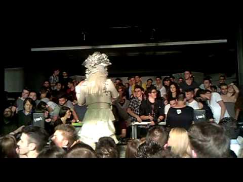 gianni sabato & henry pass living sunday 30-10-2011.mp4